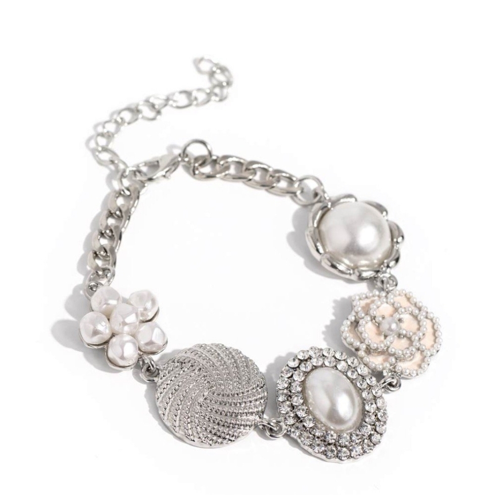 Paparazzi Silver Cream Bracelet with Pearl Accents Cultivated Charm White